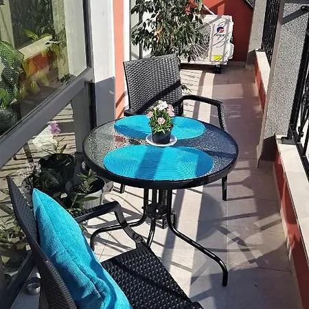 Azzurro-top Floor In Quiet Neighborhood, Free Private Parking Apartman *